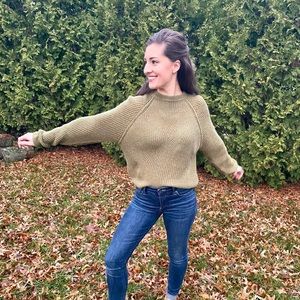 Raglan boxy sweater in slight crop fight